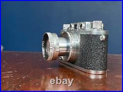 Vintage Camera Leica IIC Rangefinder With 5cm f2 Summitar Lens. Near mint
