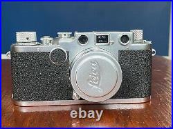 Vintage Camera Leica IIC Rangefinder With 5cm f2 Summitar Lens. Near mint
